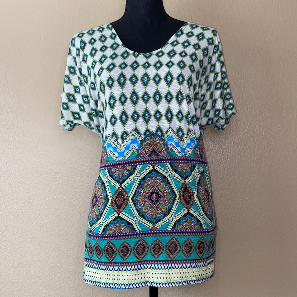 ONE LOVE Diamond & Geometric Print Short Sleeve Top